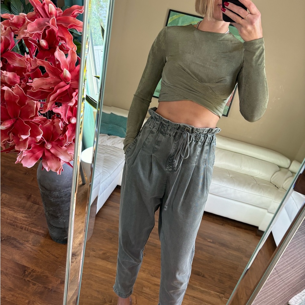 Significant other crop top size S